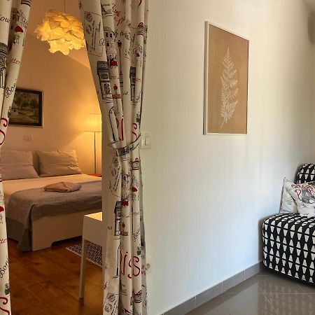 Apartment Cozy&Quiet Ровин Екстериор снимка