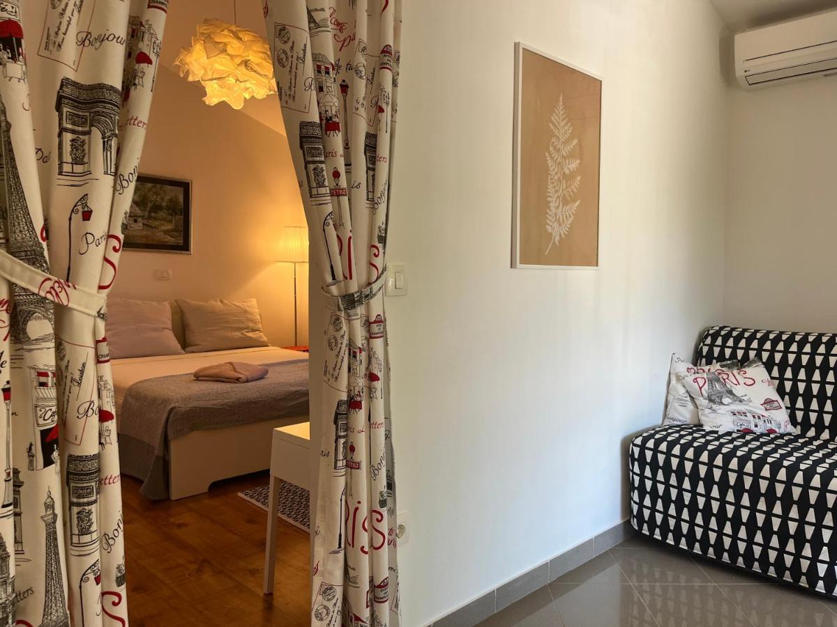 Apartment Cozy&Quiet Ровин Екстериор снимка