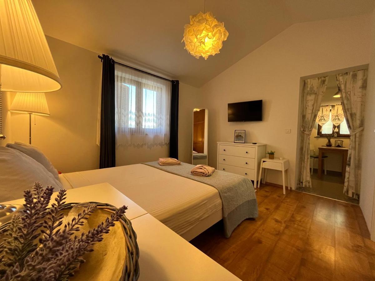 Apartment Cozy&Quiet Ровин Екстериор снимка